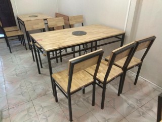 Bàn gỗ thông chân sắt