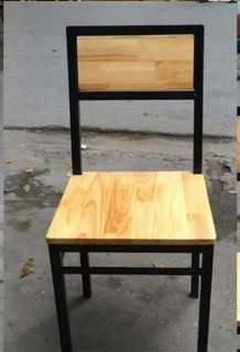 Ghế đơn gỗ thông hoặc keo chân khung sắt